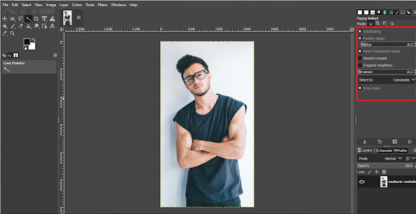 Fuzzy Select tool options panel in GIMP with Antialiasing, Feather Edges and Draw Mask enabled